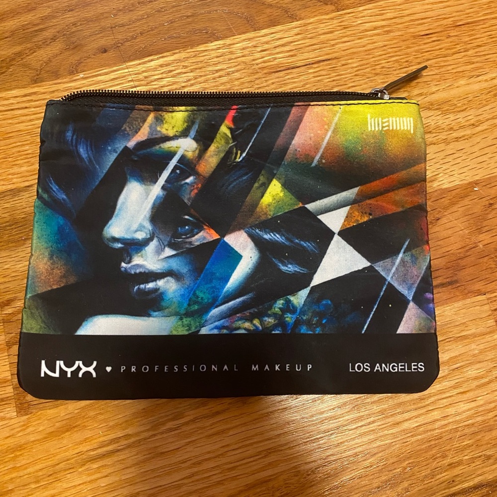 NYX Abstract Multicolor Makeup Pouch - Picture 2 of 4